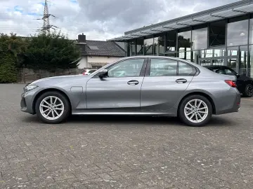 330e xDrive Aut. Lim. / DAB / Parking Assistant