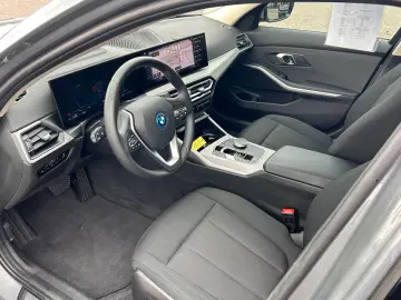 330e xDrive Aut. Lim. / DAB / Parking Assistant