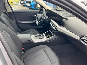 330e xDrive Aut. Lim. / DAB / Parking Assistant