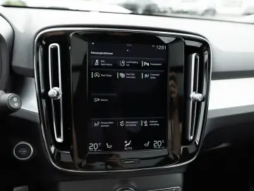 XC40 T2 Momentum Pro aus 1.Hand