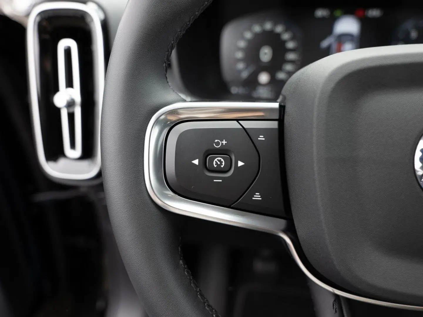 XC40 T2 Momentum Pro aus 1.Hand