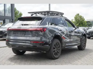 Q8 e-tron 55 Dakar Black+/Pano/Matrix/V-Spiegel/