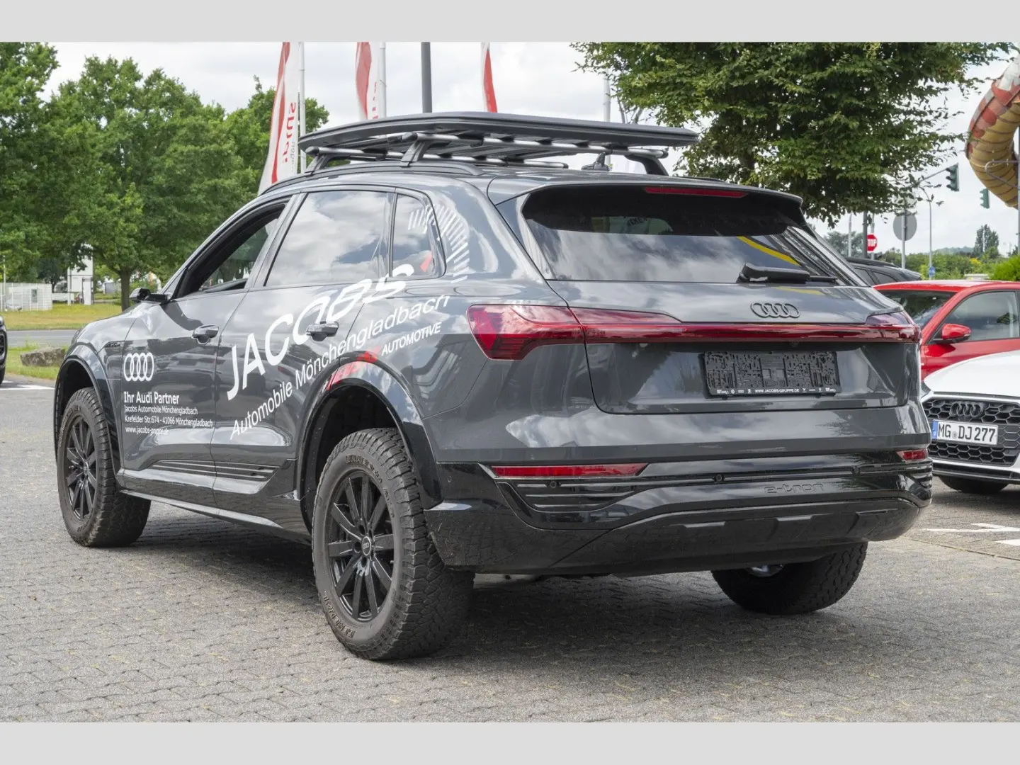 Q8 e-tron 55 Dakar Black+/Pano/Matrix/V-Spiegel/