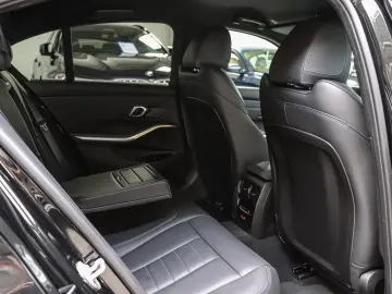 330i xDrive Sport-Aut.///M SPORT/WIDESCREEN/HUD/