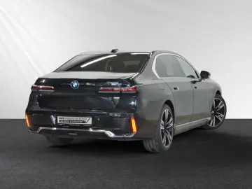 750e xDrive M Sport|SkyLounge|Autobahnass.|B&W