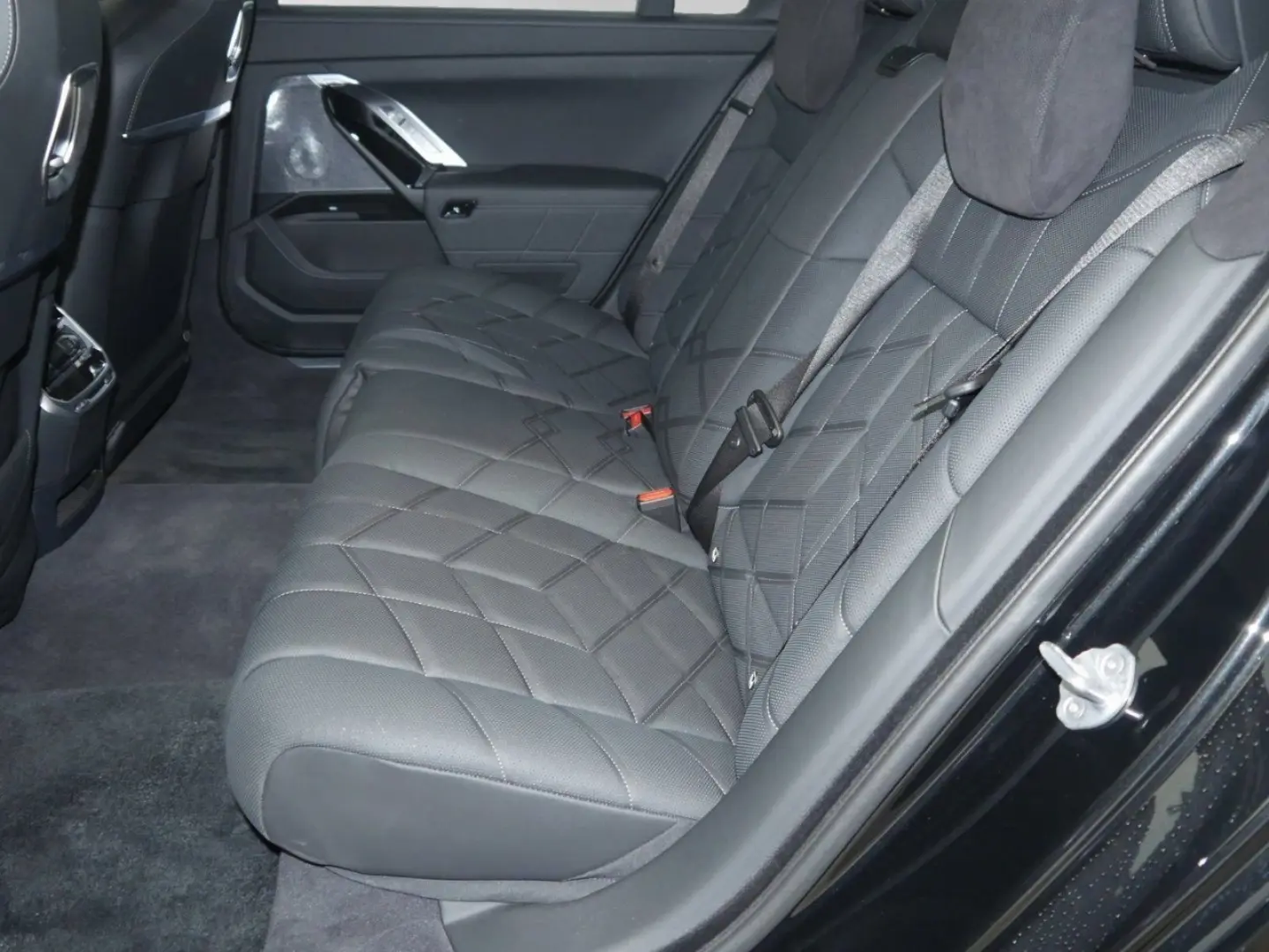 750e xDrive M Sport|SkyLounge|Autobahnass.|B&W
