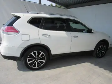 NISSAN X-TRAIL 1.6 dCi Tekna 4WD 7locuri