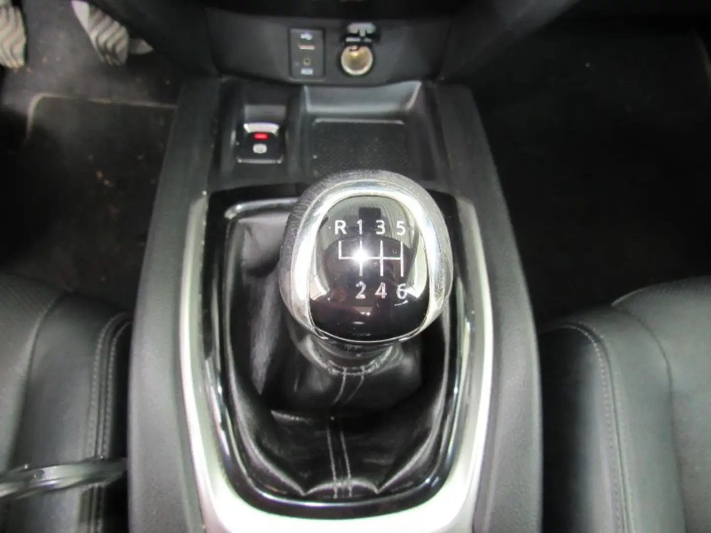 NISSAN X-TRAIL 1.6 dCi Tekna 4WD 7locuri