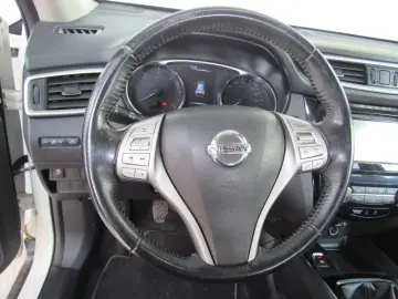NISSAN X-TRAIL 1.6 dCi Tekna 4WD 7locuri
