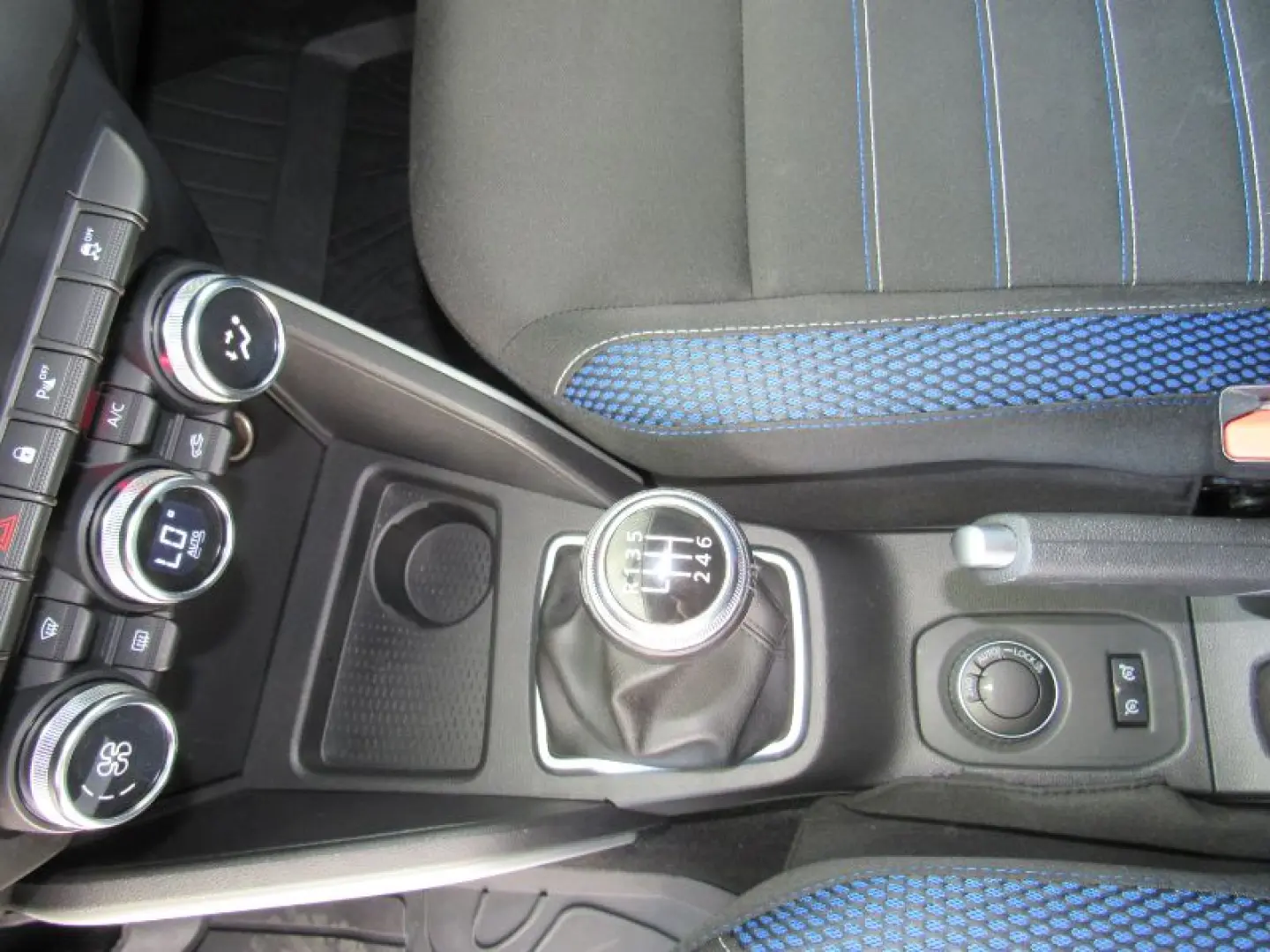 DACIA DUSTER 1.5 Blue dCi 115CP BlueLine 4WD