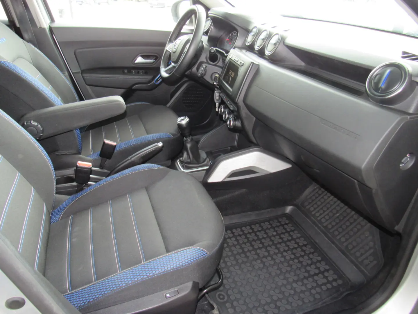 DACIA DUSTER 1.5 Blue dCi 115CP BlueLine 4WD