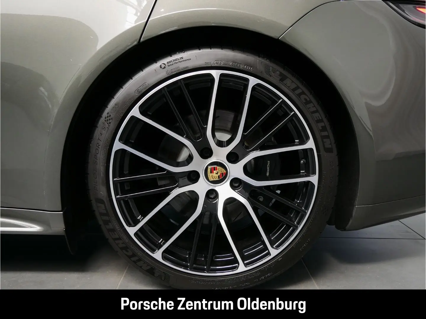 Panamera 4 E-Hybrid Platinum Edition Matrix LED