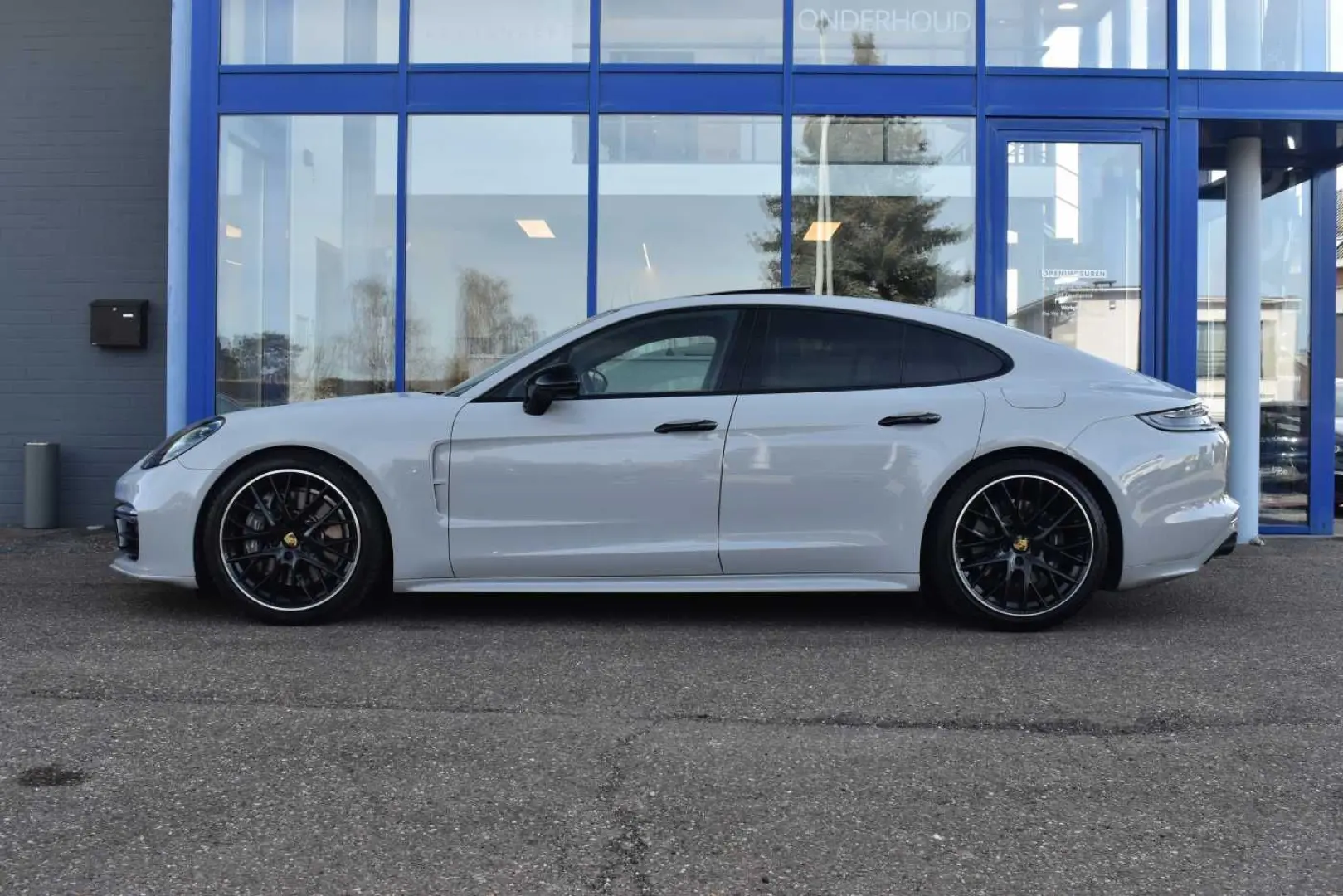 Panamera 4 PHEV Pano Rear Axle 18-way Sport Desi