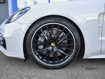 Panamera 4 PHEV Pano Rear Axle 18-way Sport Desi