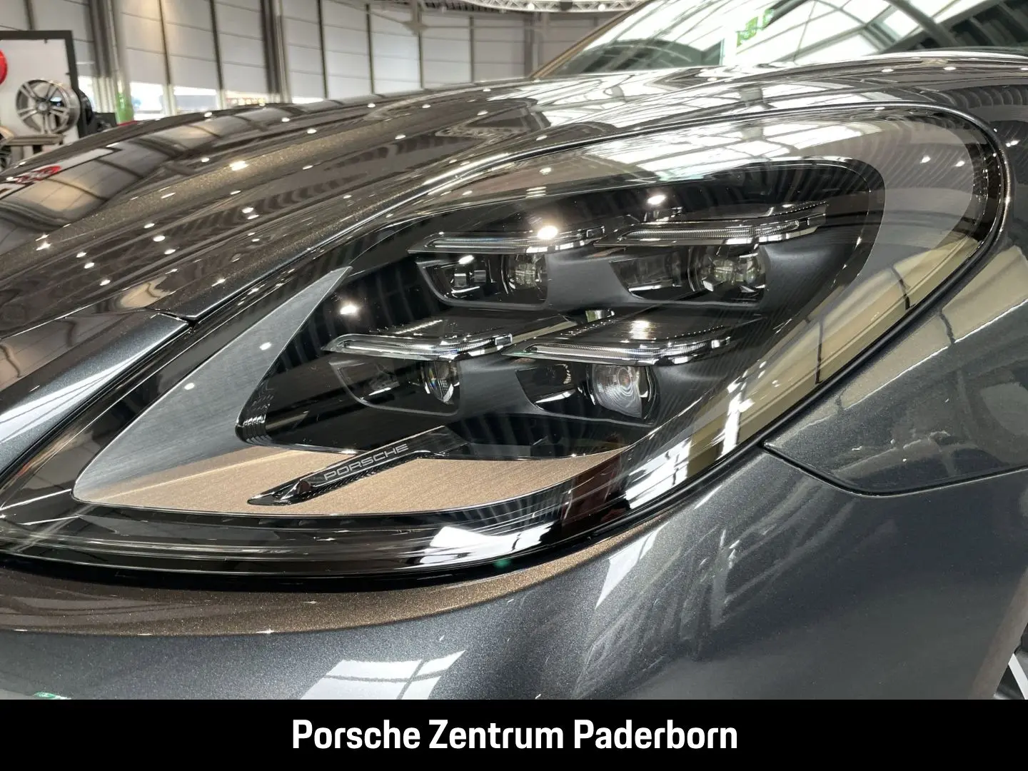 Panamera 4 E-Hybrid Sportabgas InnoDrive Head-Up