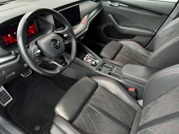 Octavia RS 2.0TSi DSG Leder NAVI KESSY DCC LM19