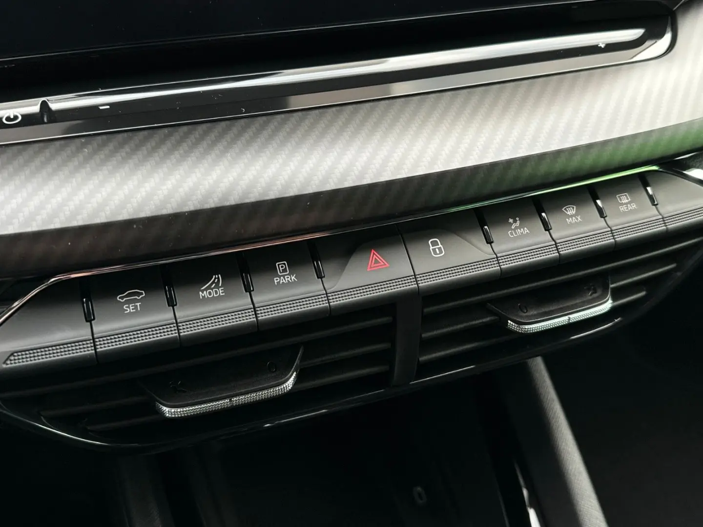 Octavia RS 2.0TSi DSG Leder NAVI KESSY DCC LM19
