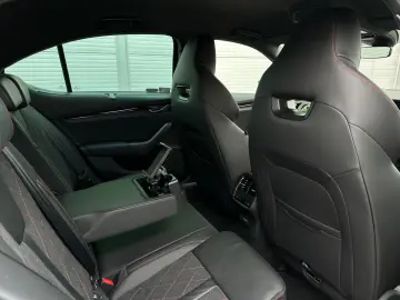 Octavia RS 2.0TSi DSG Leder NAVI KESSY DCC LM19