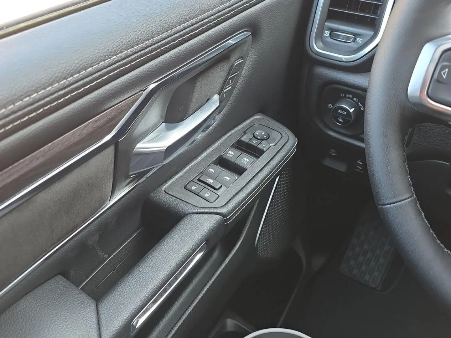 RAM Laramie Sport 3.0 Hurricane,LPG,NAP SPortaus