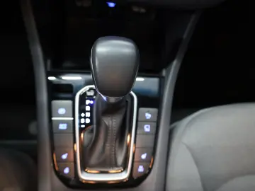 HYUNDAI IONIQ Plug-in-Hybrid 1.6 GDI Style Limousine
