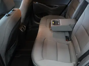 HYUNDAI IONIQ Plug-in-Hybrid 1.6 GDI Style Limousine
