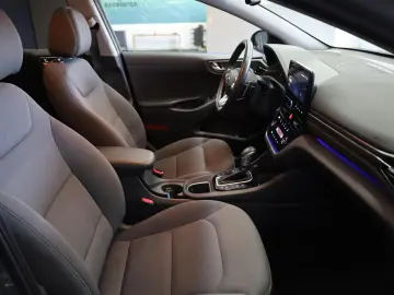 HYUNDAI IONIQ Plug-in-Hybrid 1.6 GDI Style Limousine