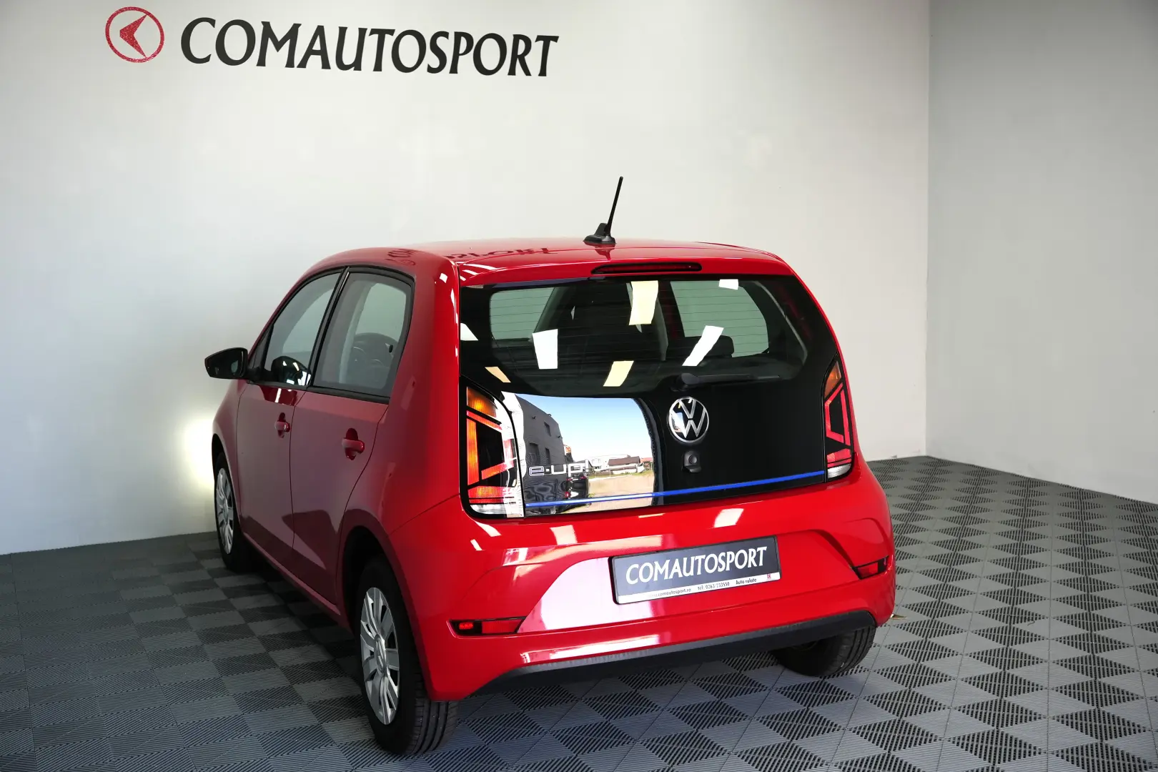 VOLKSWAGEN E-UP