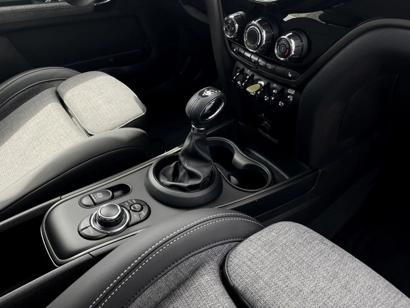 Cooper SE ALL4 Countryman AppleCarPlay Stoff/Led