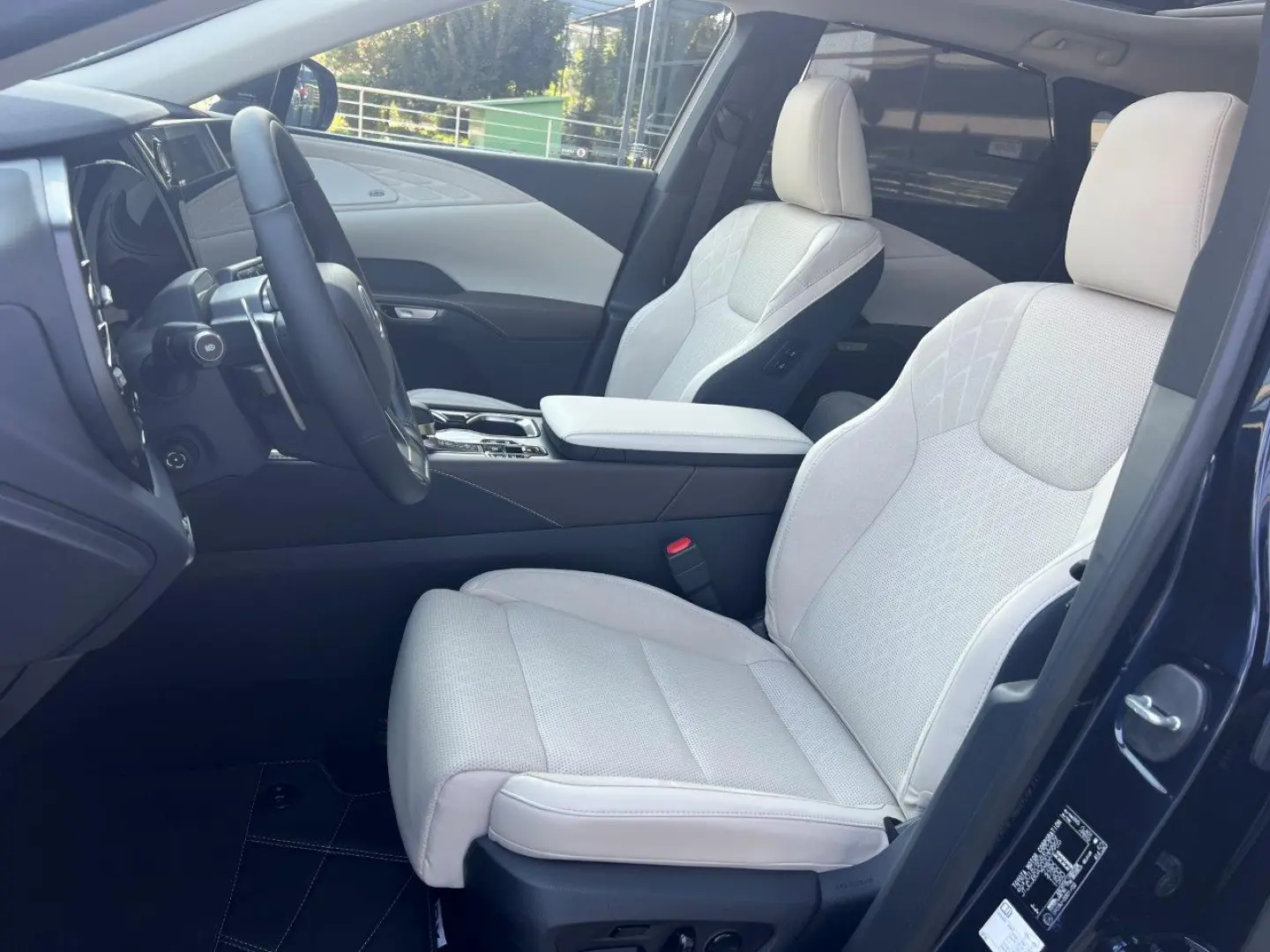 LEXUS RX450h + PLUG-IN-HYBRID LUXURY