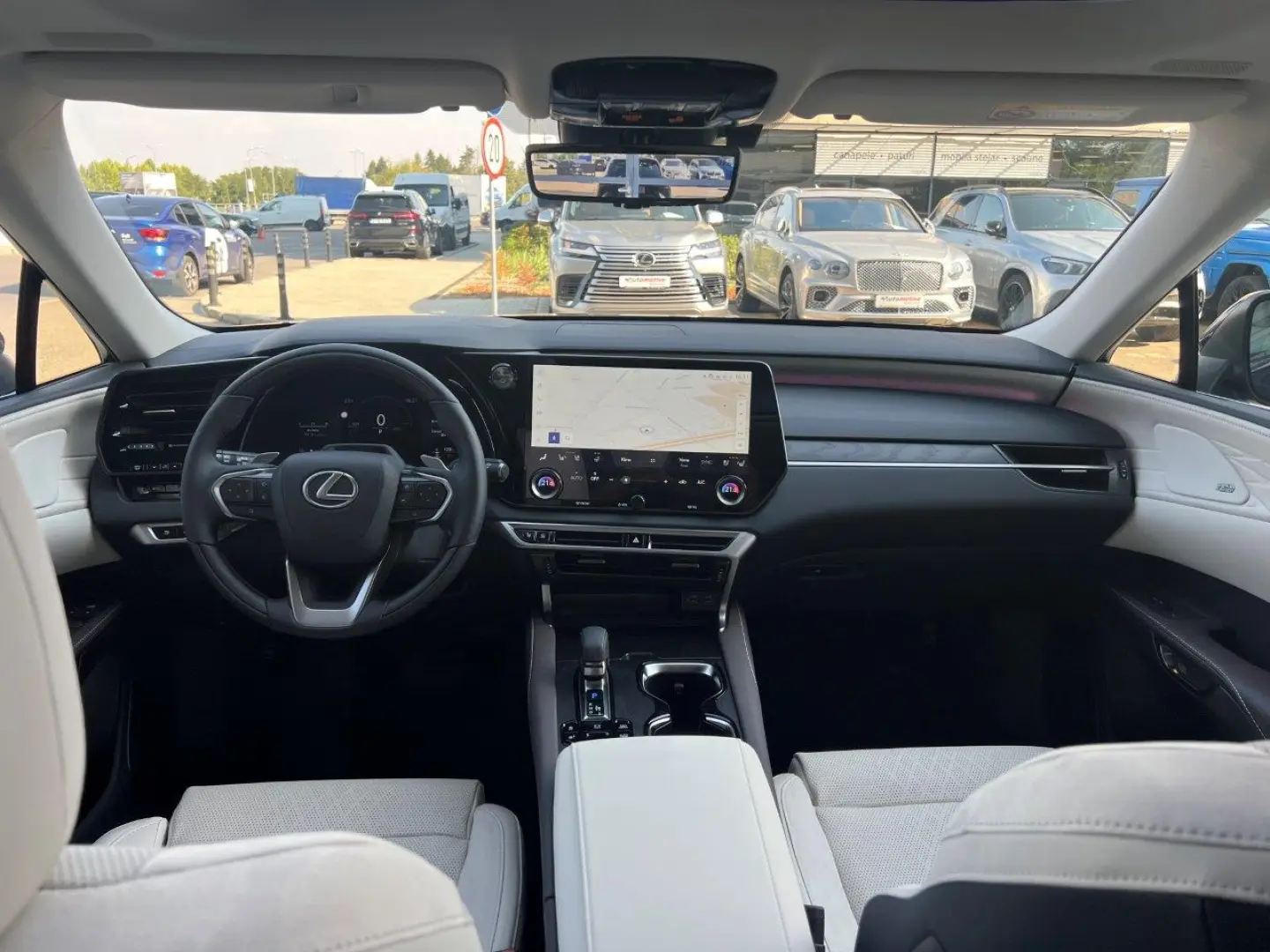 LEXUS RX450h + PLUG-IN-HYBRID LUXURY