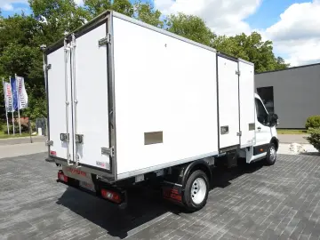 TRANSIT KÜHLKOFFER 0*C STROMVERSORGUNG 230V  A/C