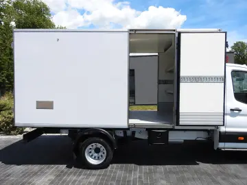 TRANSIT KÜHLKOFFER 0*C STROMVERSORGUNG 230V  A/C
