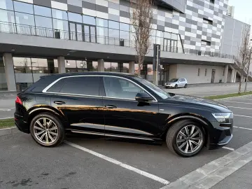 Audi Q8 55 TFSI Quattro S-Line 2021 - TVA Deductibil