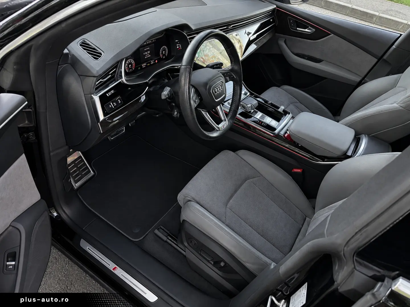 Audi Q8 55 TFSI Quattro S line   340 CP   68.000 KM