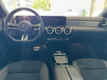 CLA 200 d AMG Night Pano KeyGO Multibeam Kam