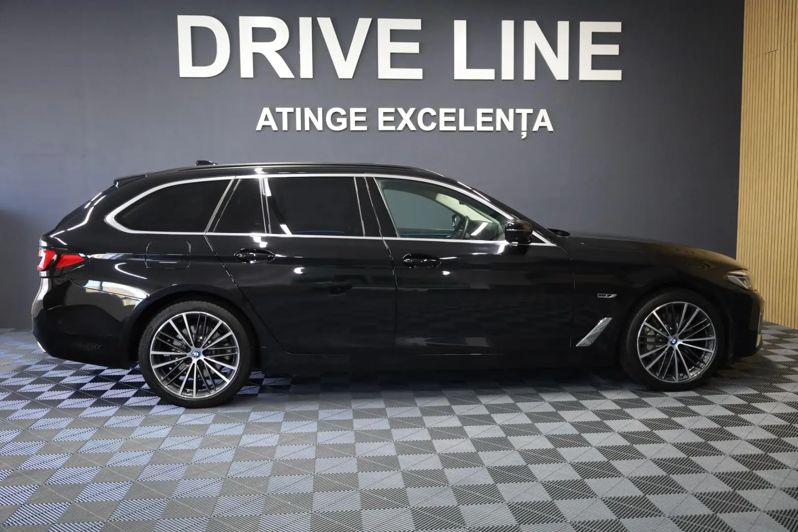 BMW 530e xDrive Touring Aut. Luxury Line