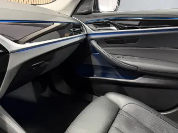 BMW 530e xDrive Touring Aut. Luxury Line