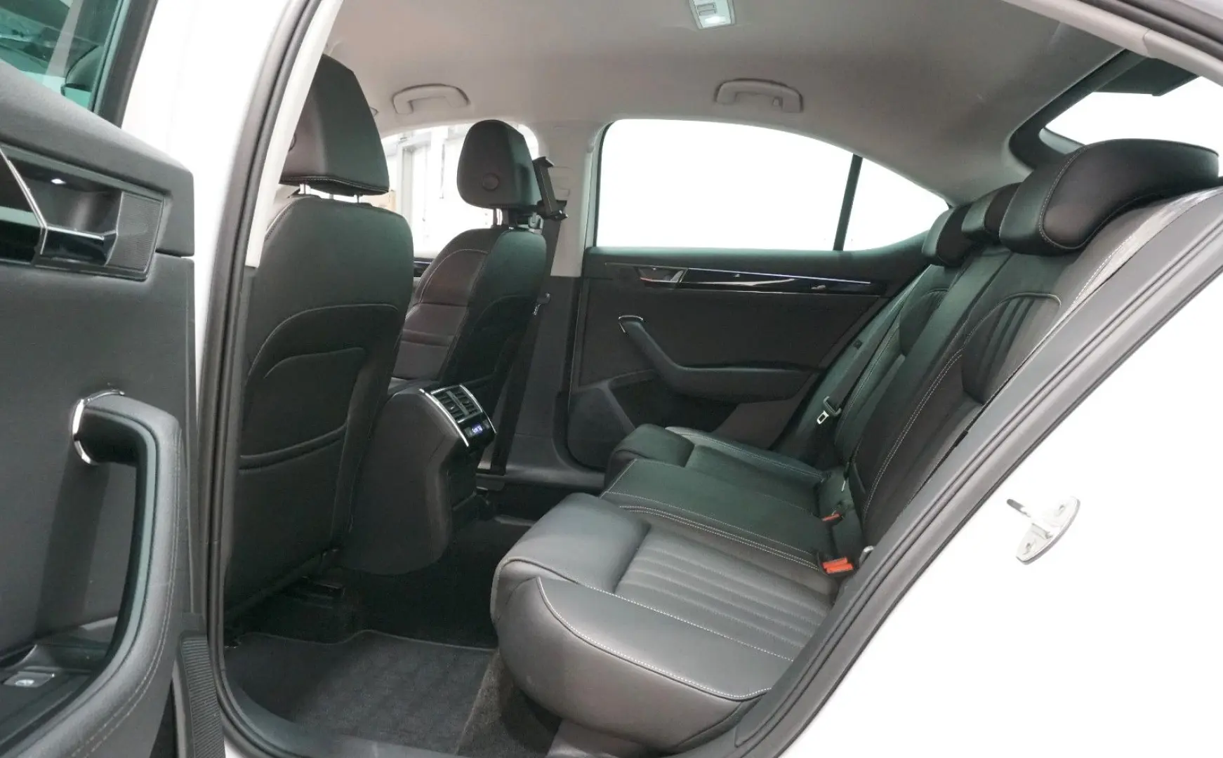Superb Lim. L&K 2.0 TDI