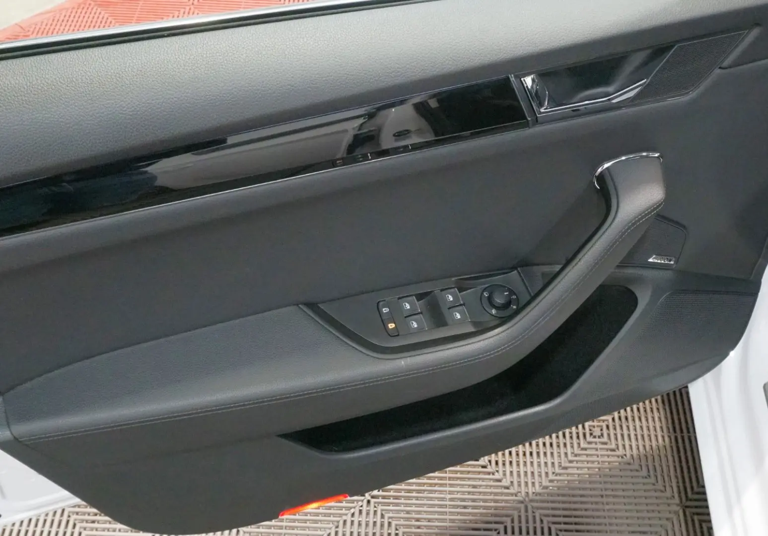 Superb Lim. L&K 2.0 TDI