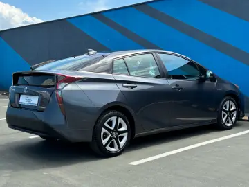 Toyota Prius 1.8 Executive RAR inclus, numere rosii Gratis