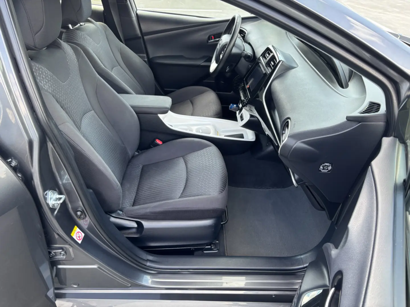 Toyota Prius 1.8 Executive RAR inclus, numere rosii Gratis
