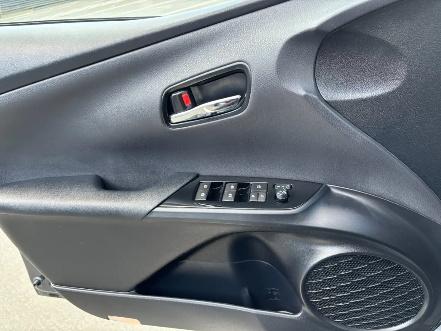 Toyota Prius 1.8 Executive RAR inclus, numere rosii Gratis