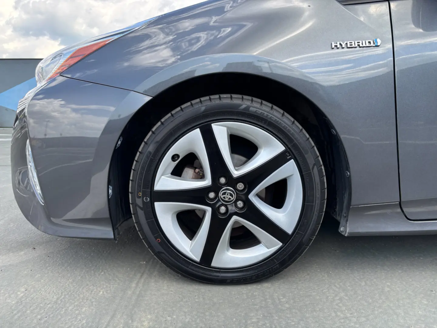 Toyota Prius 1.8 Executive RAR inclus, numere rosii Gratis
