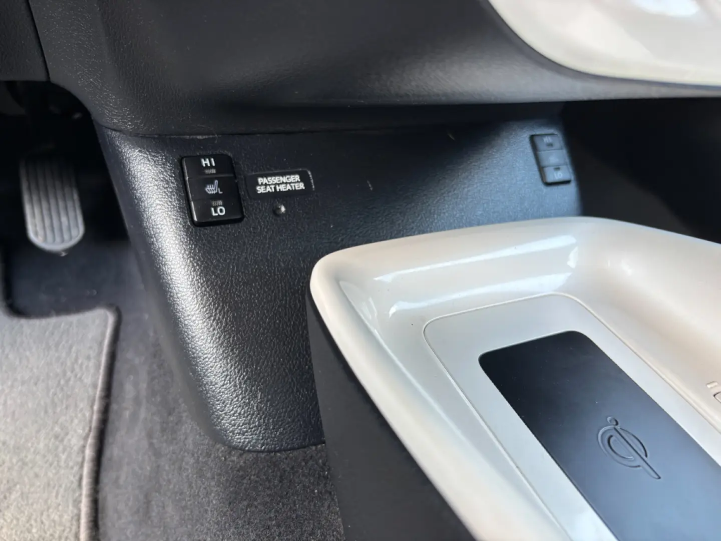 Toyota Prius 1.8 Executive RAR inclus, numere rosii Gratis