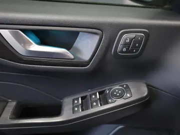 FORD Kuga 2.5 Duratec PHEV VIGNALE