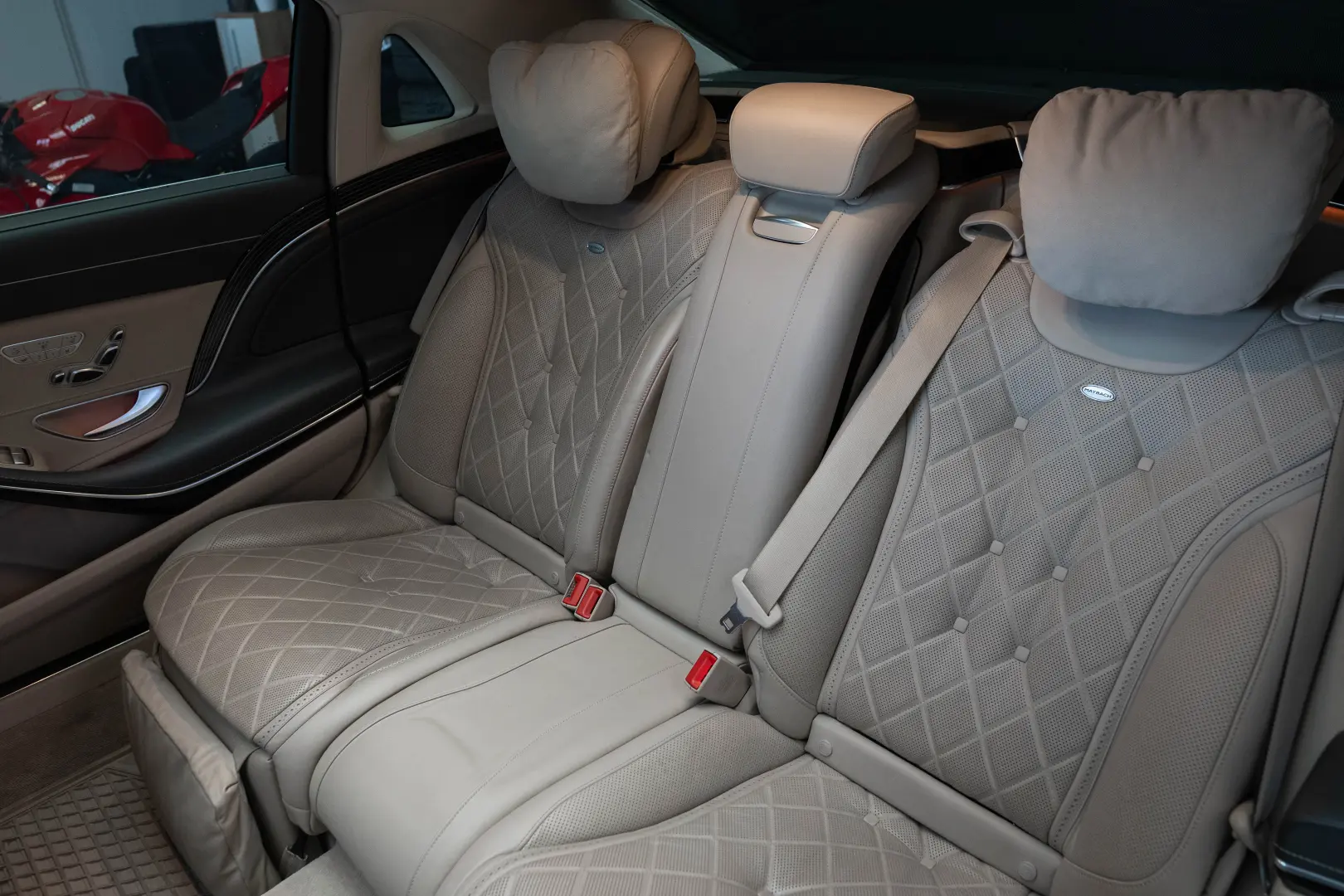 Maybach S560 4matic, Designo