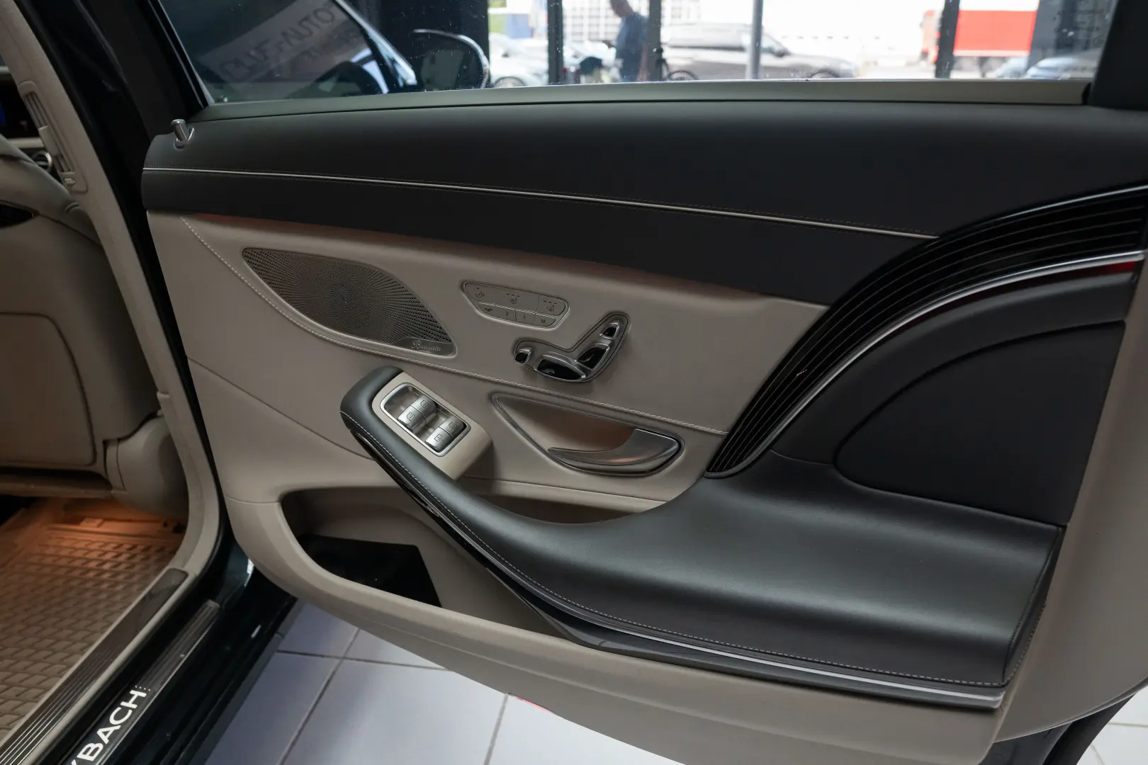 Maybach S560 4matic, Designo