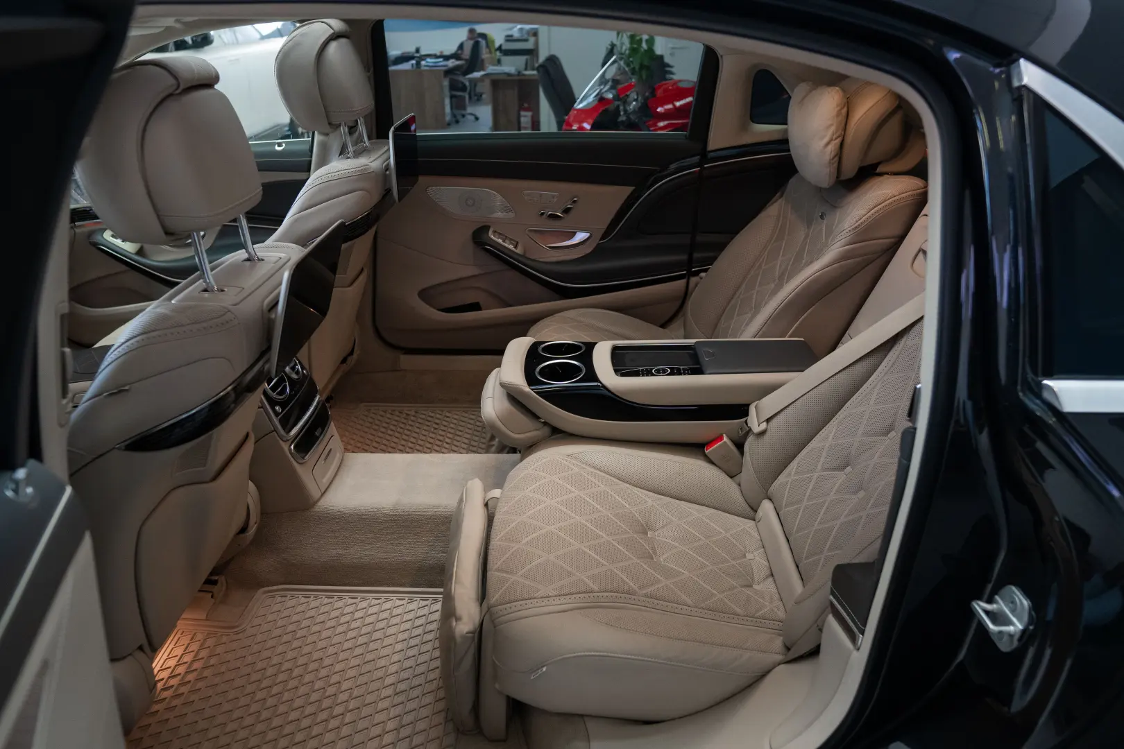 Maybach S560 4matic, Designo