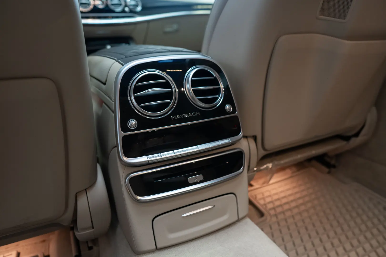 Maybach S560 4matic, Designo