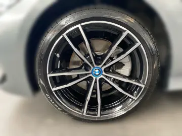 330e xDrive Lim. M Sport HUD LC Prof. ACC DA 19'